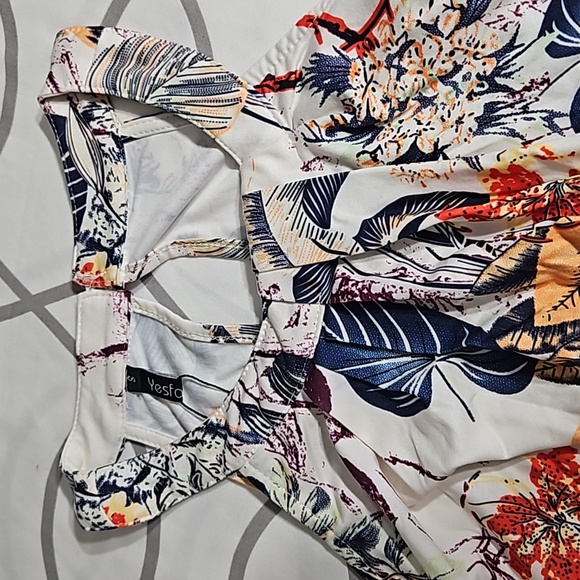 Yesfashion Women Halter Twisted Pleated Tank Top Blouse - Picture 3 of 6